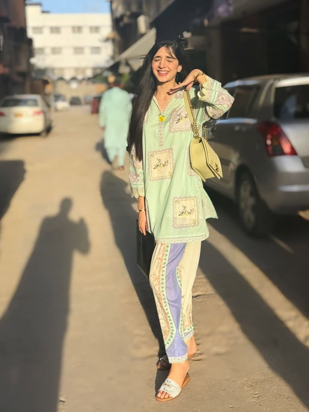 مورا ہاکین نے جما تقیسیم سے یادگار بی ٹی ایس شیئر کیے ہیں