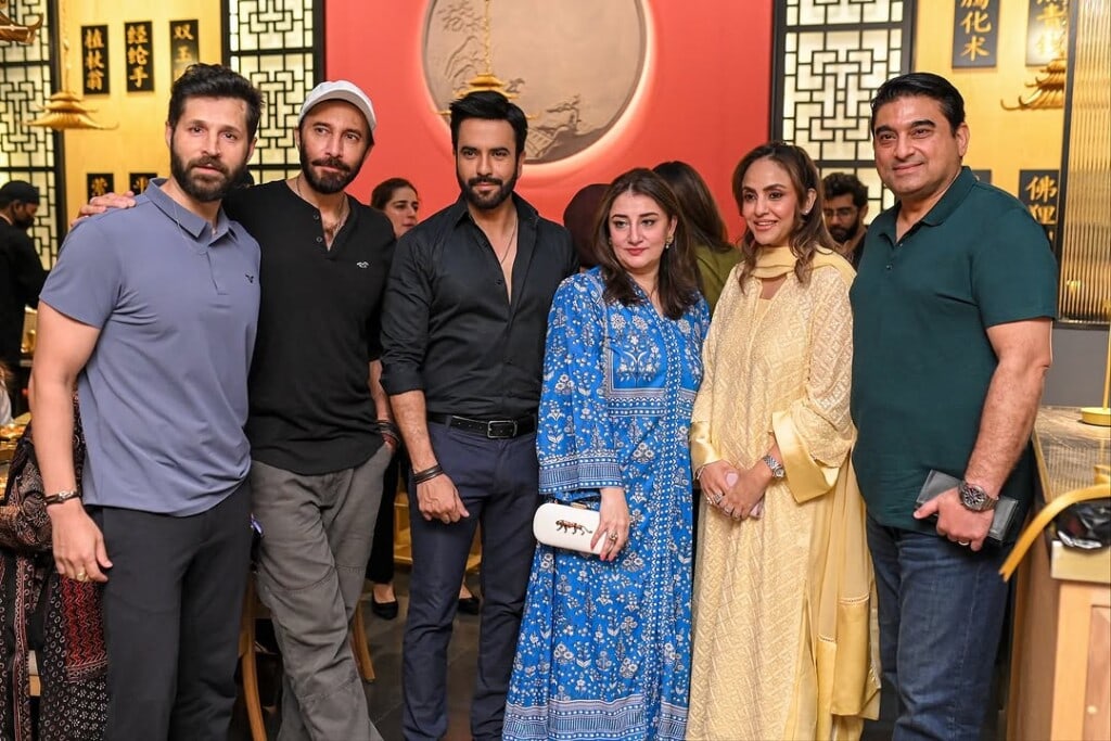 جنید خان اسٹار نے سالگرہ کا کھانا کھڑا کیا