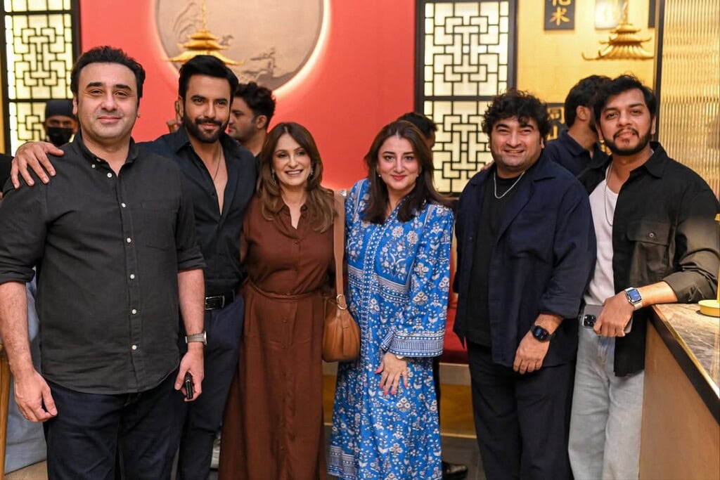 جنید خان اسٹار نے سالگرہ کا کھانا کھڑا کیا