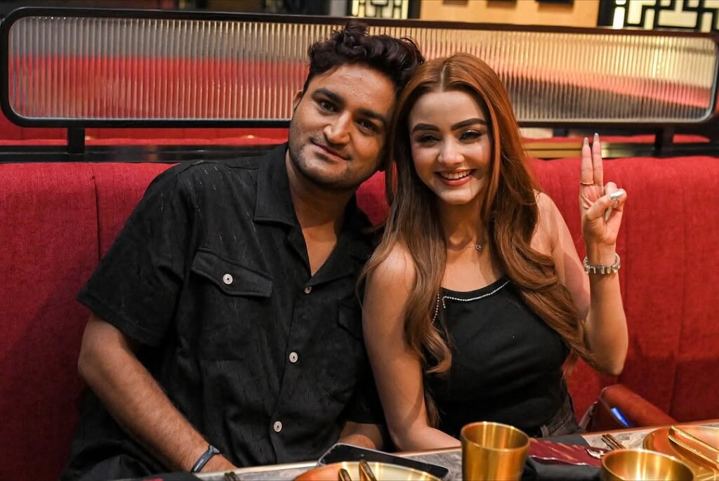 جنید خان اسٹار نے سالگرہ کا کھانا کھڑا کیا