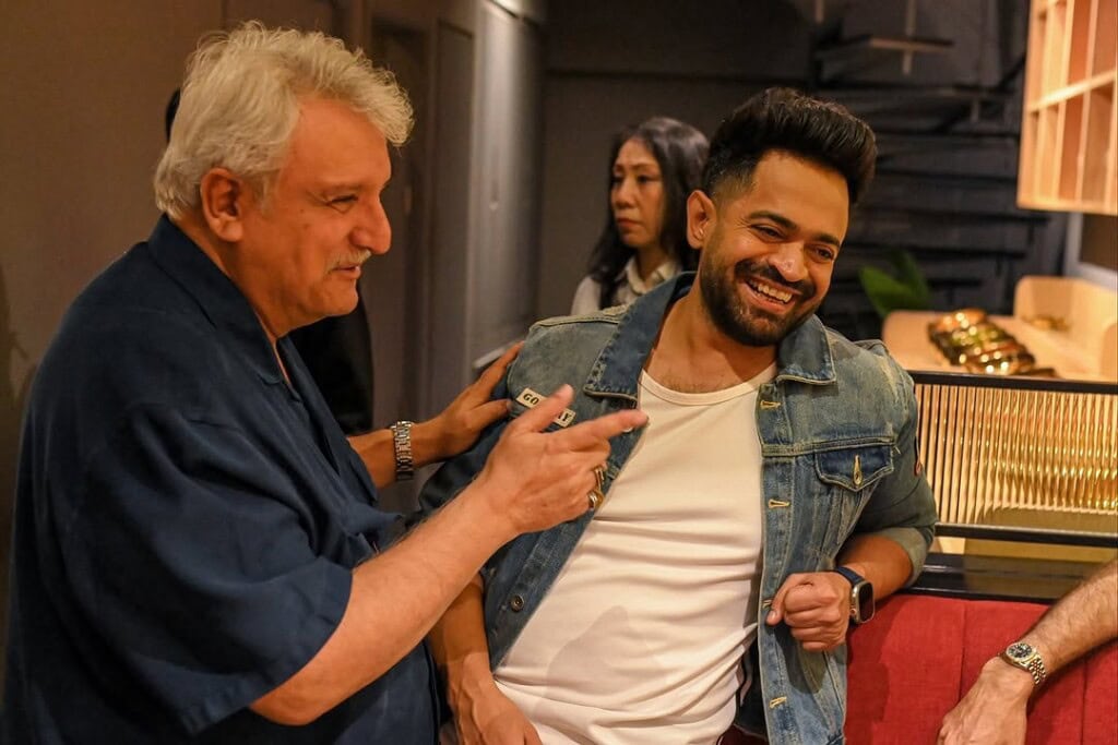 جنید خان اسٹار نے سالگرہ کا کھانا کھڑا کیا