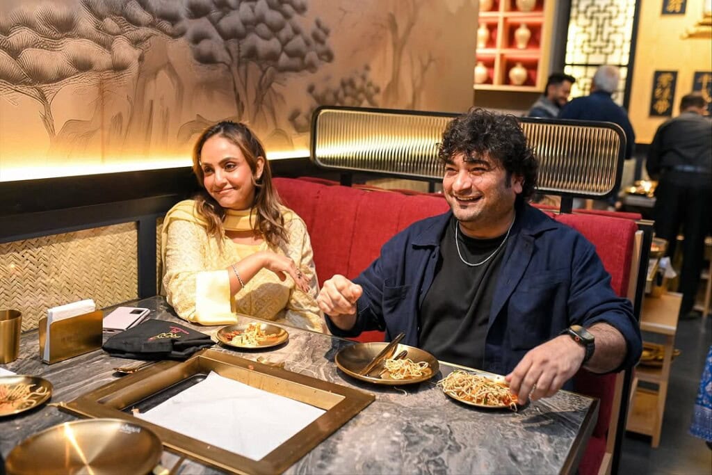 جنید خان اسٹار نے سالگرہ کا کھانا کھڑا کیا