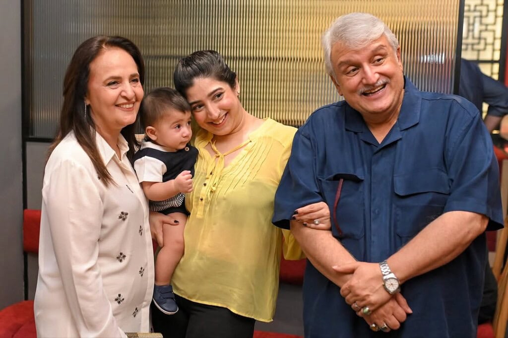 جنید خان اسٹار نے سالگرہ کا کھانا کھڑا کیا