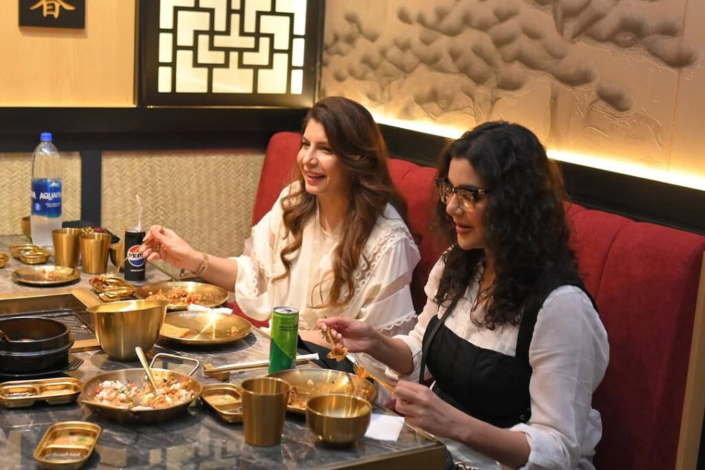 جنید خان اسٹار نے سالگرہ کا کھانا کھڑا کیا