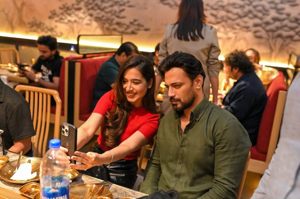 جنید خان اسٹار نے سالگرہ کا کھانا کھڑا کیا