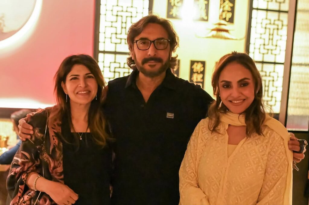 جنید خان اسٹار نے سالگرہ کا کھانا کھڑا کیا