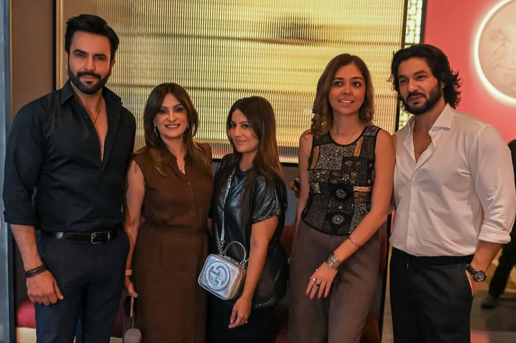 جنید خان اسٹار نے سالگرہ کا کھانا کھڑا کیا