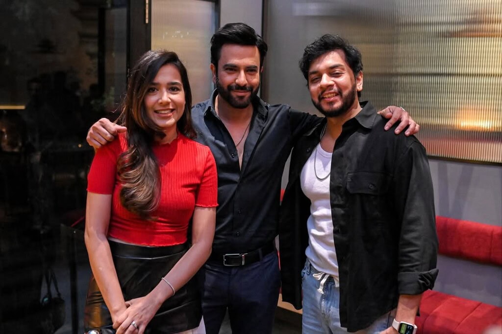 جنید خان اسٹار نے سالگرہ کا کھانا کھڑا کیا