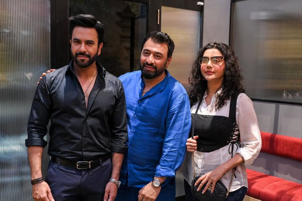 جنید خان اسٹار نے سالگرہ کا کھانا کھڑا کیا