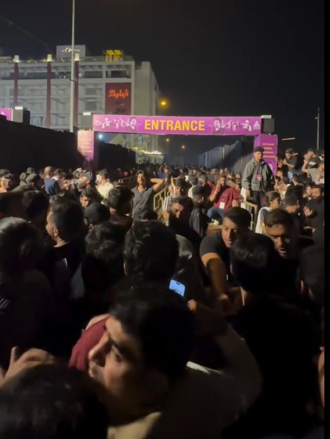 بدانتظامی کی وجہ سے کراچی کنسرٹ افراتفری کا شکار ہوگیا بدانتظامی کی وجہ سے کراچی کنسرٹ افراتفری کا شکار ہوگیا