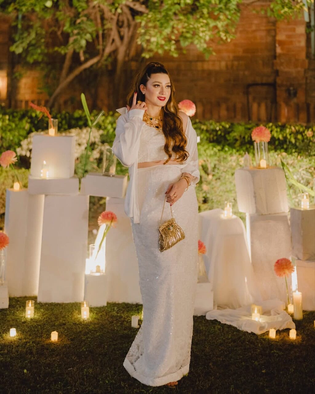 کیا مومینا اقبال مصروف ہے؟