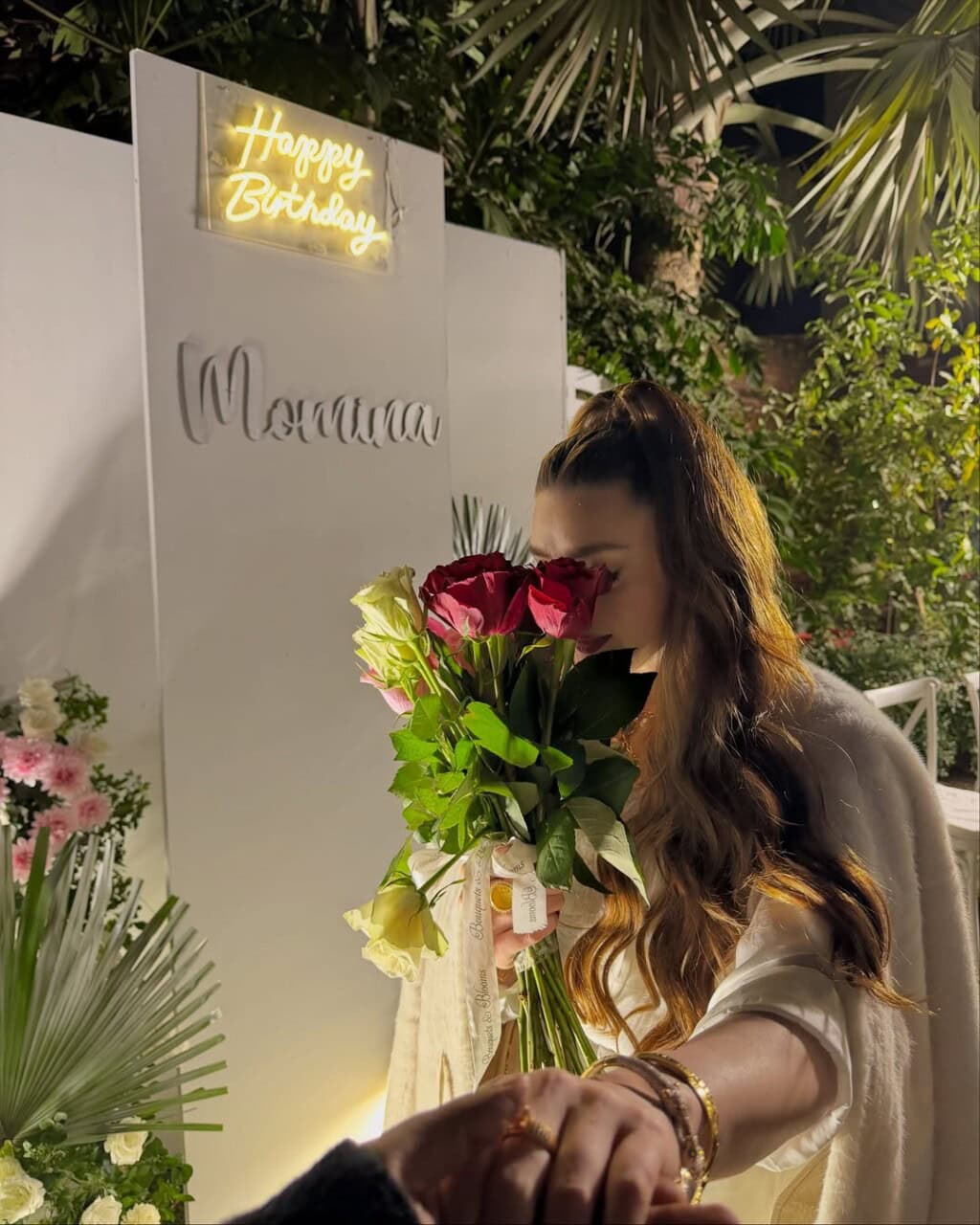 کیا مومینا اقبال مصروف ہے؟