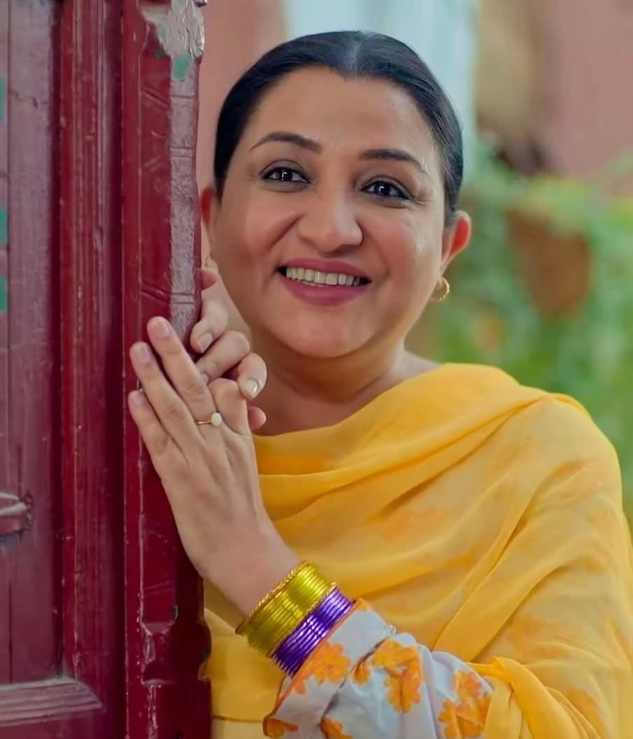 نادیہ افگن شیرپاسینڈ میں اپنے کردار پر اور نعمان اجز کے ساتھ کام کر رہی ہیں نادیہ افگن شیرپاسینڈ میں اپنے کردار پر اور نعمان اجز کے ساتھ کام کر رہی ہیں