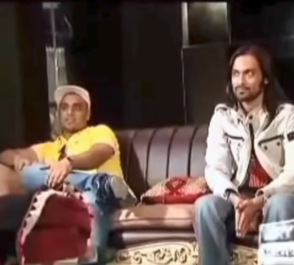 رامشا خان کی پرانی کلپ اس کے کاسمیٹک طریقہ کار کو اجاگر کرتی ہے