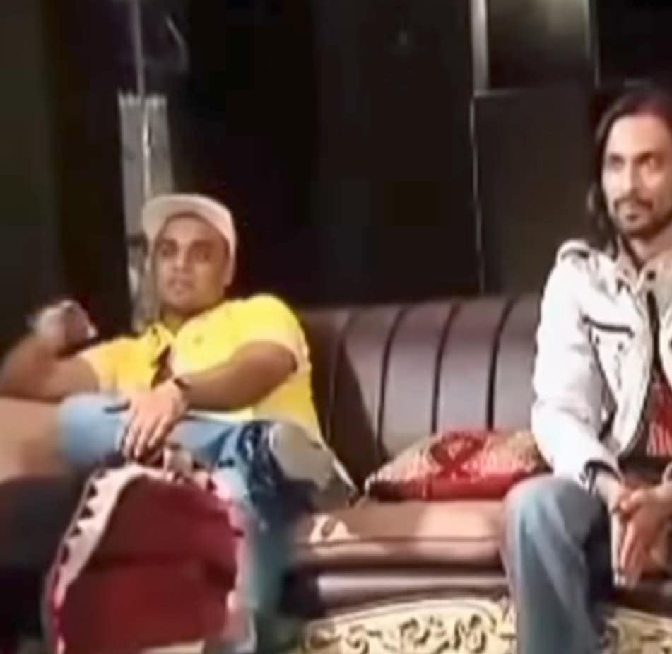 رامشا خان کی پرانی کلپ اس کے کاسمیٹک طریقہ کار کو اجاگر کرتی ہے