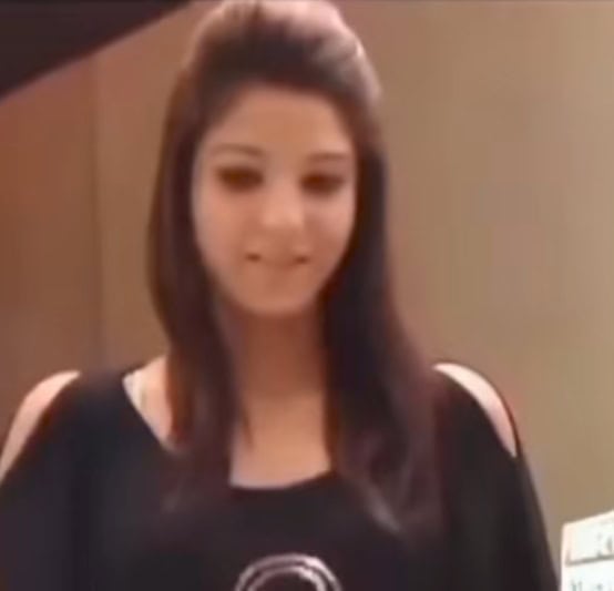 رامشا خان کی پرانی کلپ اس کے کاسمیٹک طریقہ کار کو اجاگر کرتی ہے