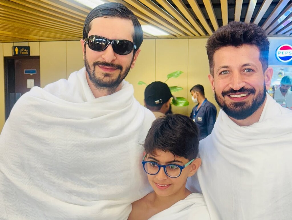 سبا فیصل نے بیٹے اور پوتے کے ساتھ عمرہ انجام دیا