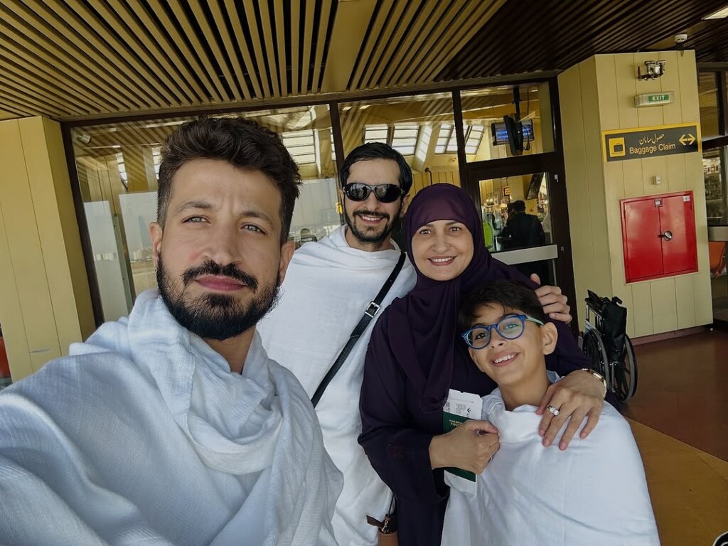 سبا فیصل نے بیٹے اور پوتے کے ساتھ عمرہ انجام دیا