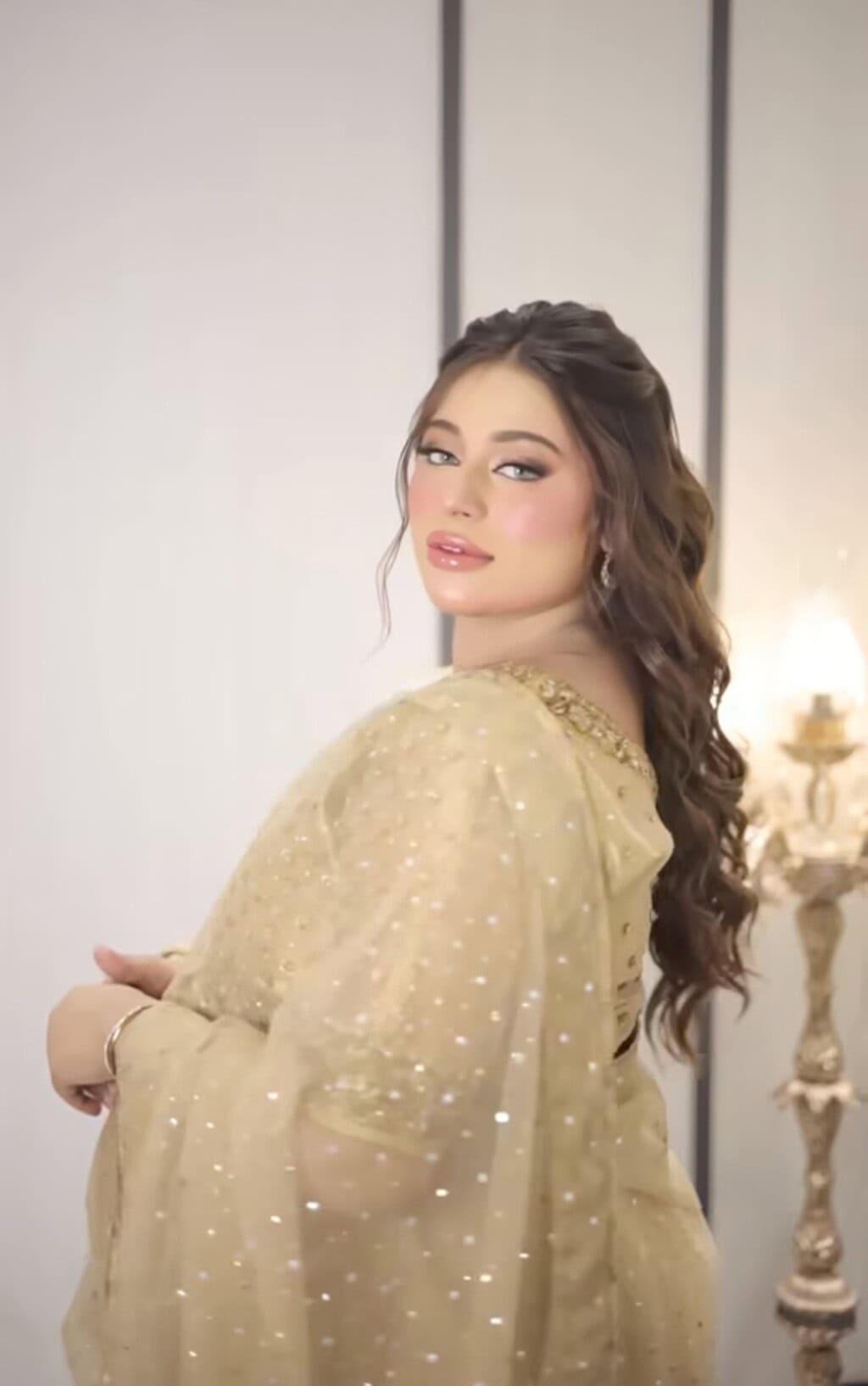 ایمن خان اور منل خان بھائی کی حمل فوٹو شوٹ