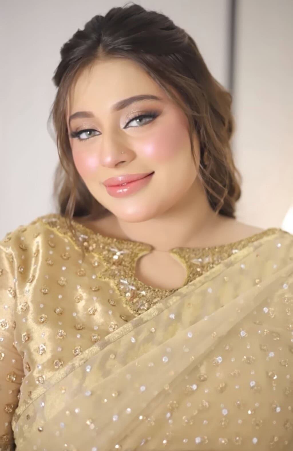 ایمن خان اور منل خان بھائی کی حمل فوٹو شوٹ