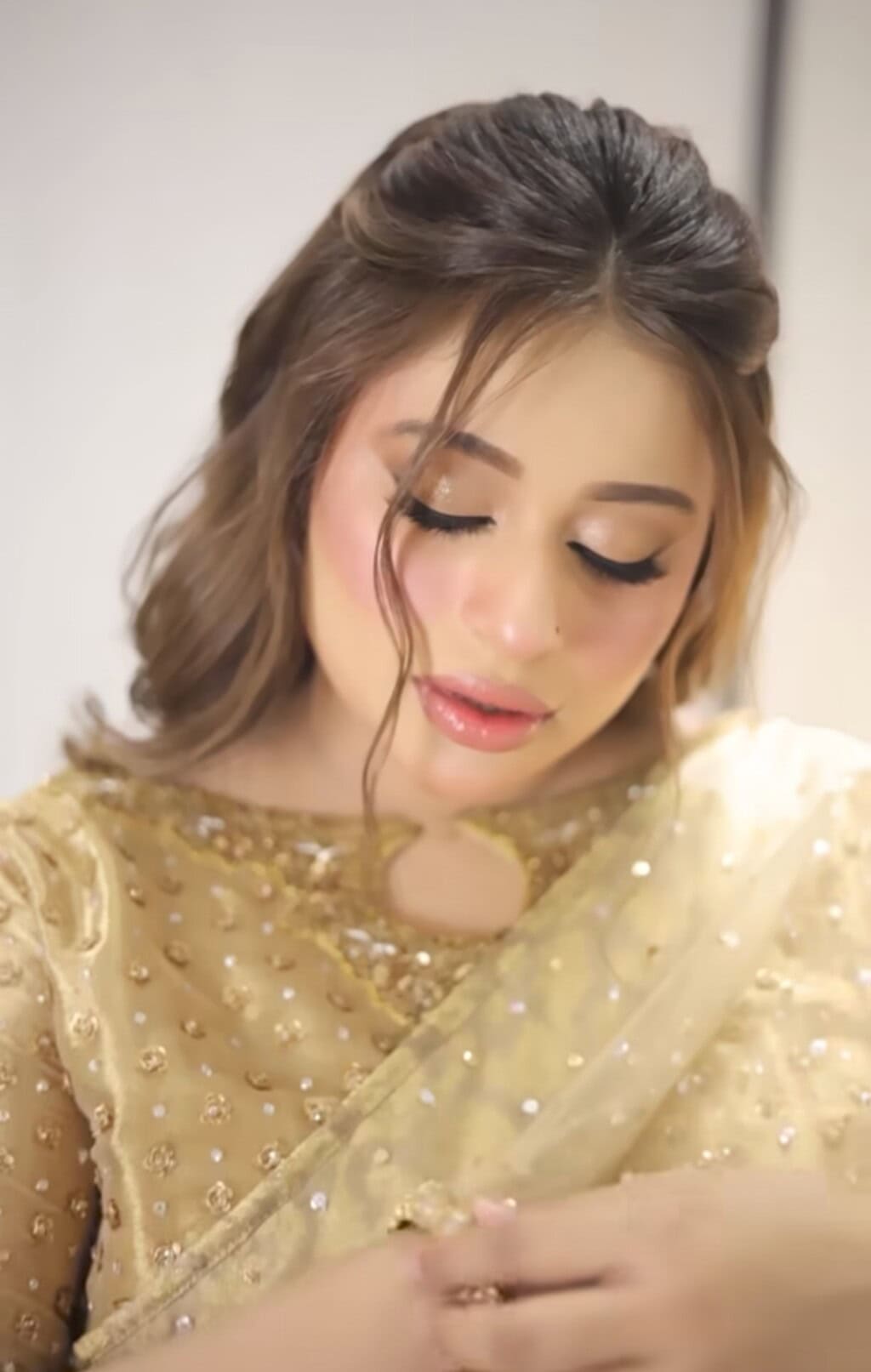 ایمن خان اور منل خان بھائی کی حمل فوٹو شوٹ