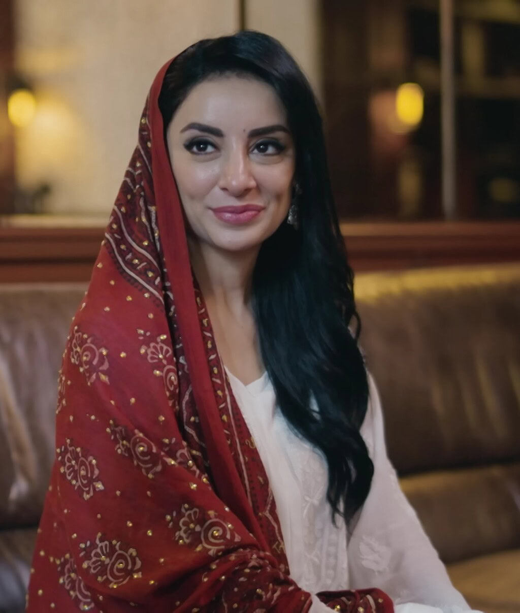 بریانی میں گل مہر کی شکل پیدا کرنے اور ہوسٹنگ چھوڑنے پر سروت گیلانی