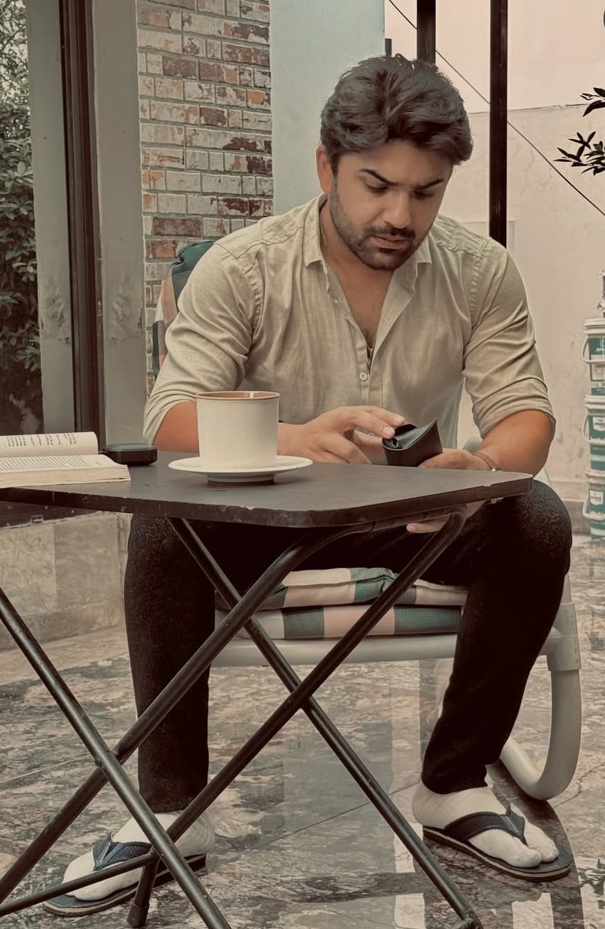 ڈورب خلیل نے مین مانٹو ناہی ہون کو الوداع کیا ڈورب خلیل نے مین مانٹو ناہی ہون کو الوداع کیا