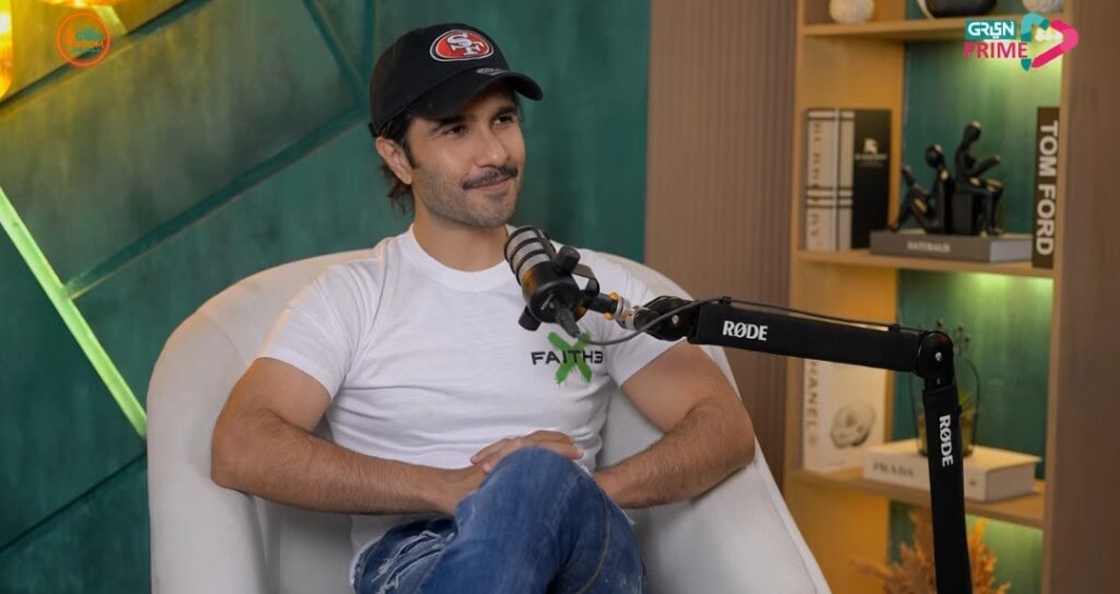 فیروز خان اس کے بارے میں کھلتا ہے جو اس کے اور سیدا الیزا کے مابین ہوا تھا