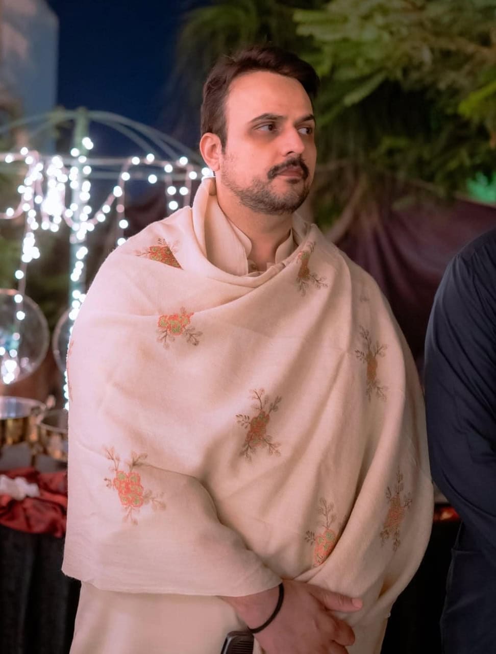 عثمان مختار کے وزن میں اضافے نے آن لائن بحث کو جنم دیا عثمان مختار کے وزن میں اضافے نے آن لائن بحث کو جنم دیا