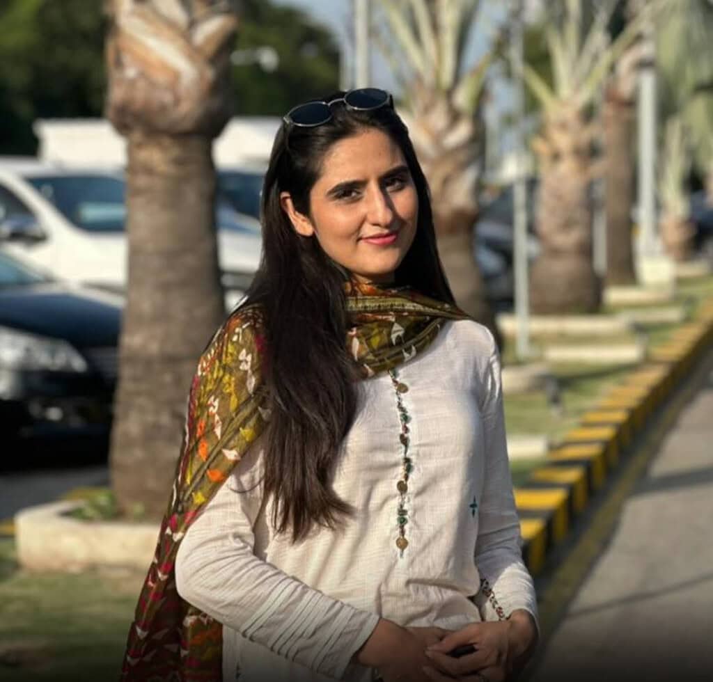 ہم نیوز اینکر اروج فاطمہ کا انتقال ہوگیا