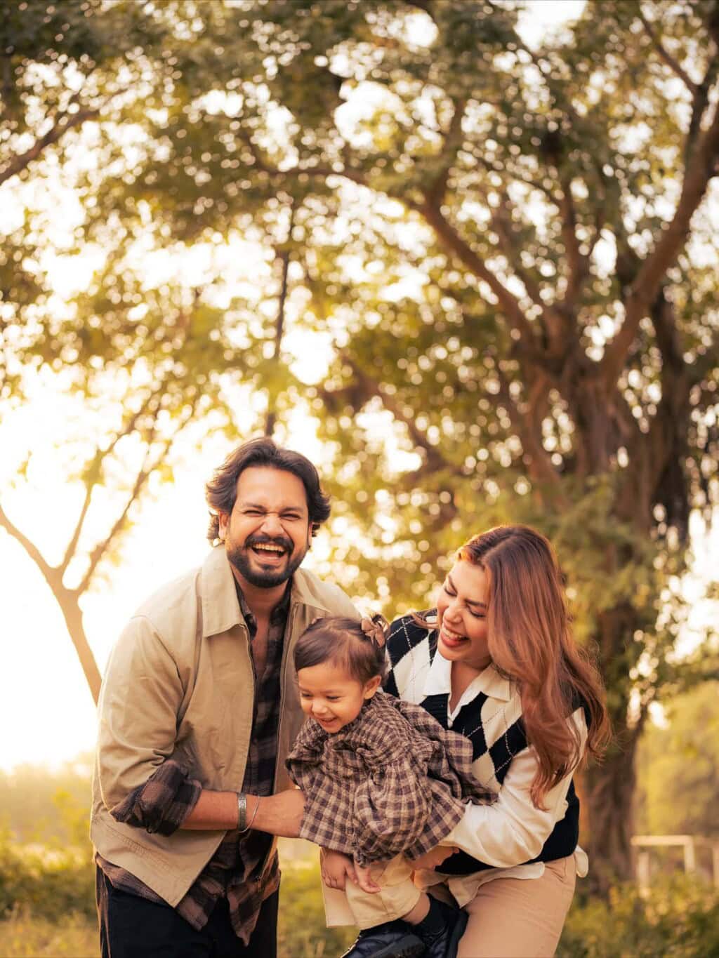 اذلان شاہ کی دوسری شادی کی تشہیر اسٹنٹ شدید ردعمل کو بھڑکاتی ہے