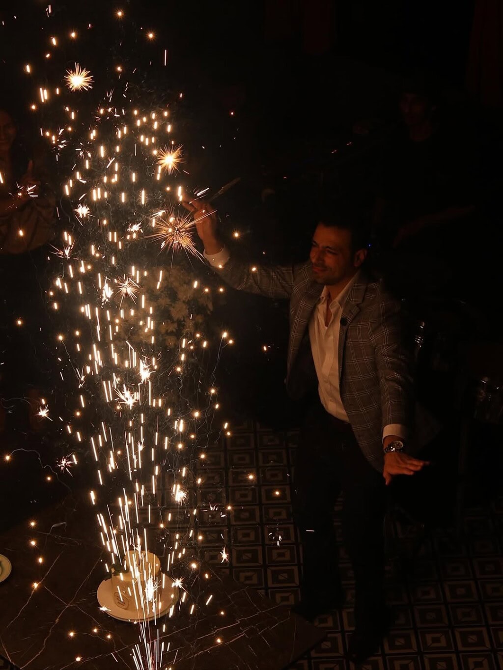 دوست ہرس شاہ کی سالگرہ کے موقع پر مشہور شخصیات نے دیکھا