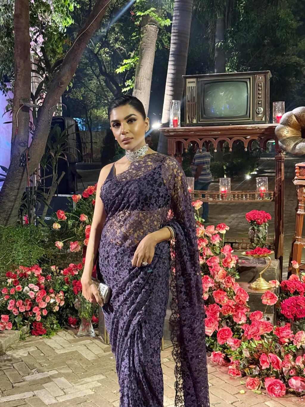 کیوں iffat عمر کی صنعت میں کوئی دوست نہیں ہے کیوں iffat عمر کی صنعت میں کوئی دوست نہیں ہے