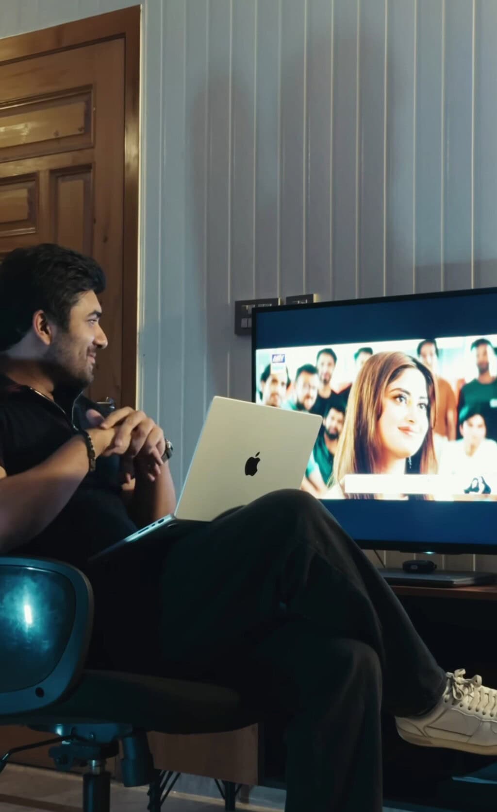 ڈورب خلیل نے مین مانٹو ناہی ہون کو الوداع کیا ڈورب خلیل نے مین مانٹو ناہی ہون کو الوداع کیا