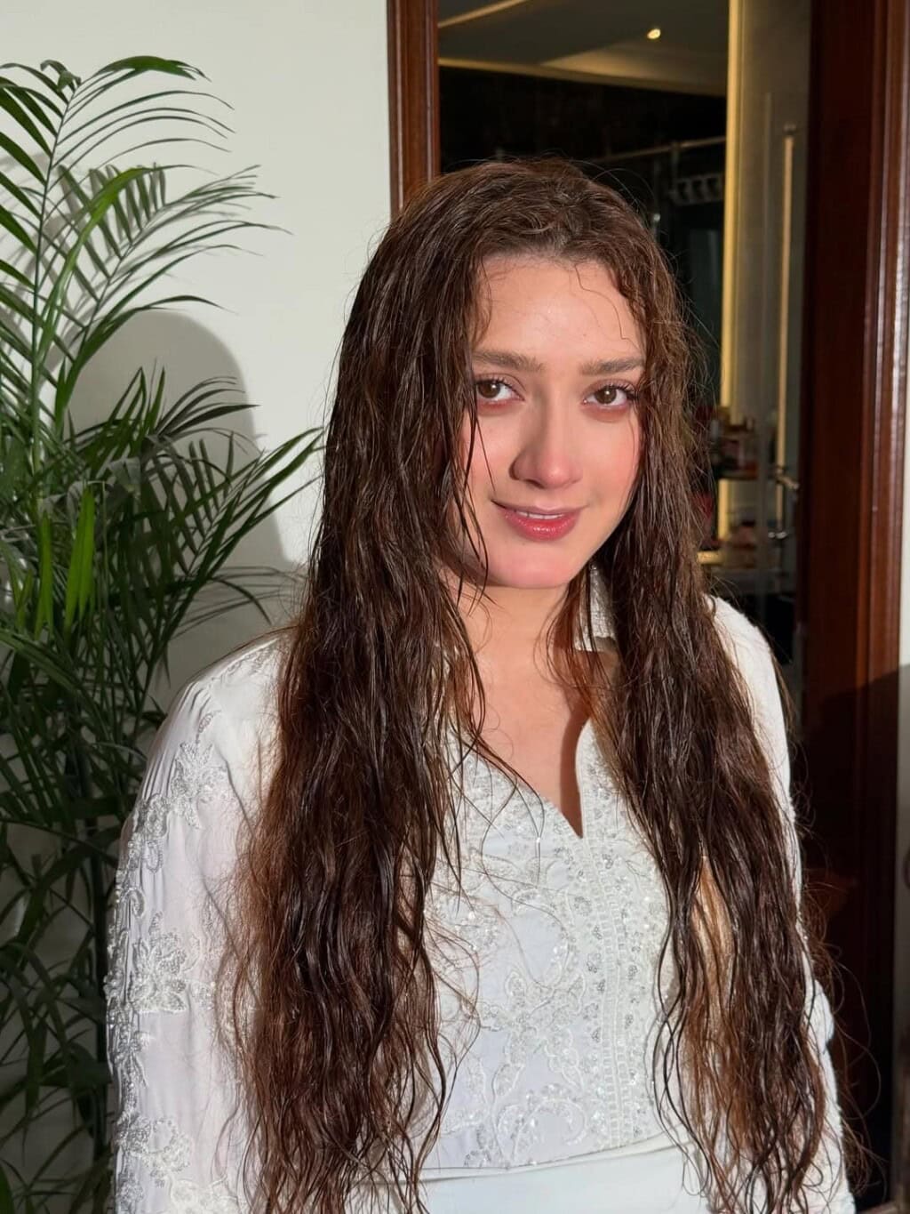 کیا مومینا اقبال مصروف ہے؟