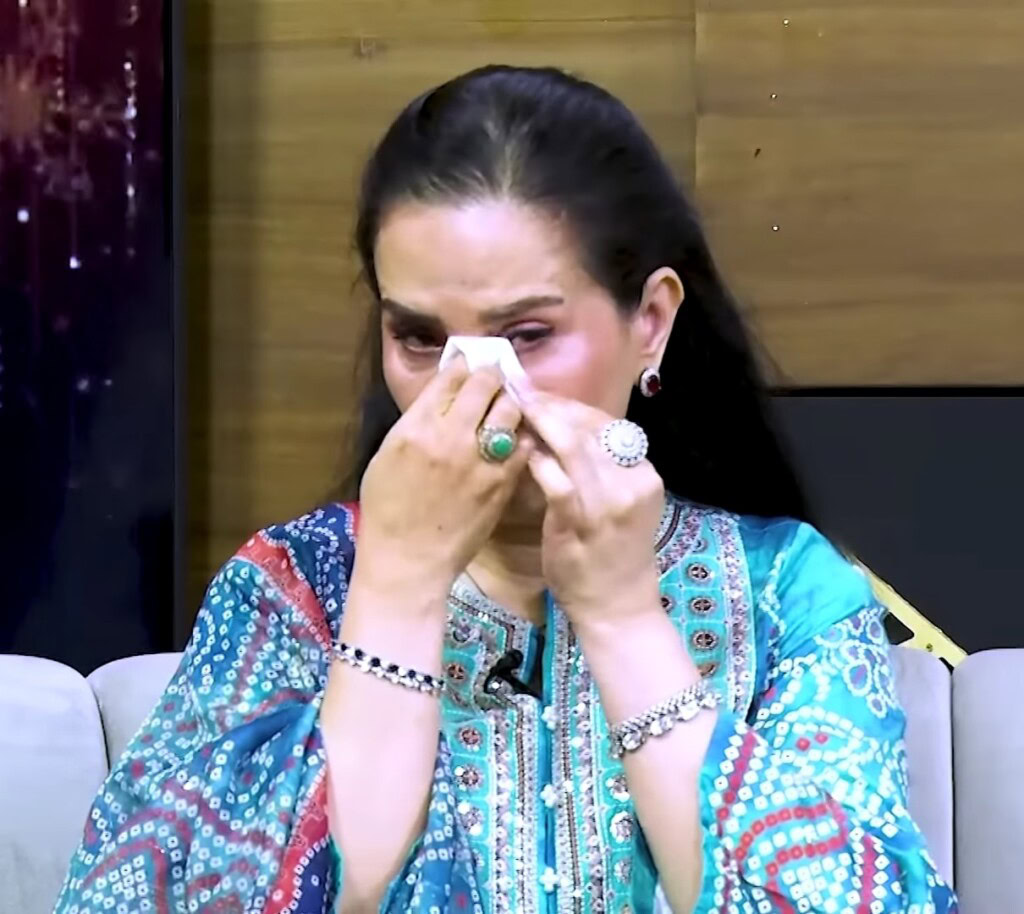 منازاہ عارف نے ماں کے ساتھ آخری تکلیف دہ گفتگو کا اشتراک کیا