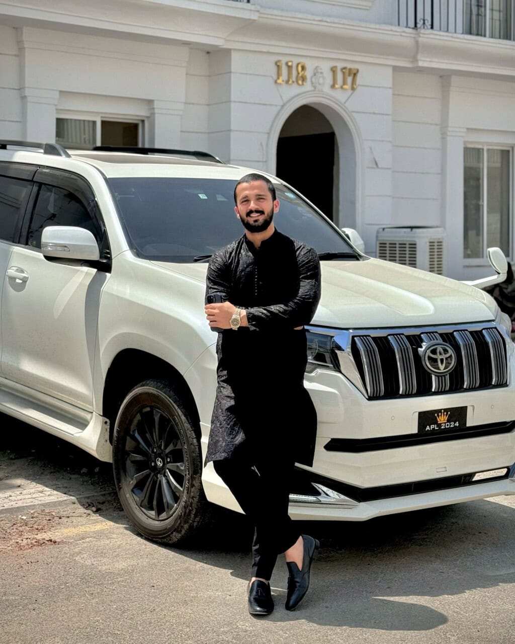 وارڈا ملک نے مشہور اثر و رسوخ کی آمدنی کے پیچھے حقیقت کا انکشاف کیا