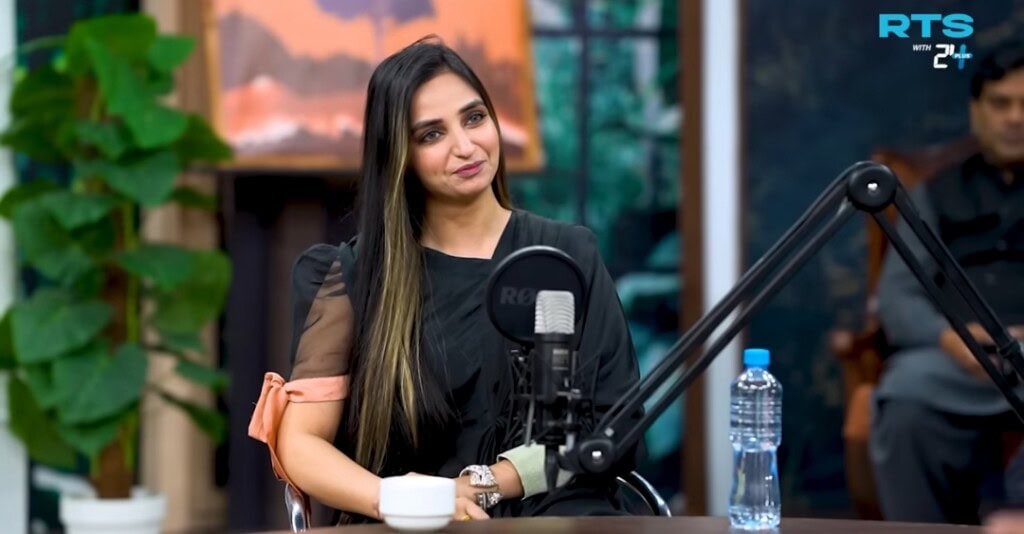 وارڈا ملک نے مشہور اثر و رسوخ کی آمدنی کے پیچھے حقیقت کا انکشاف کیا