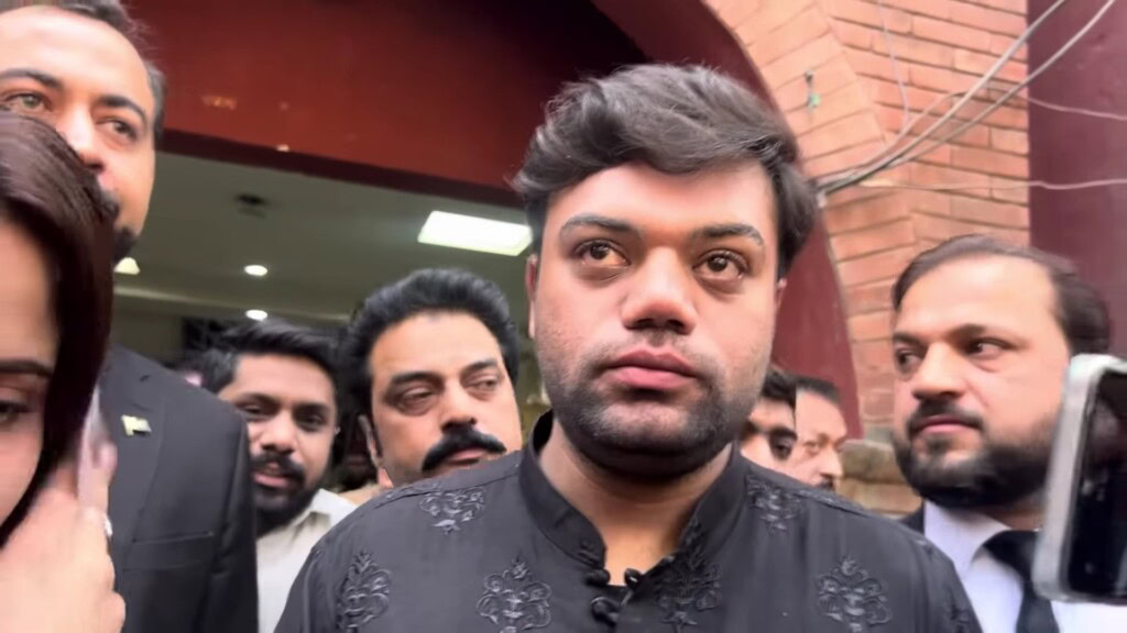 آئقرا کنوال اور عیب پریوز نے ڈکی بھائی کی ذہنی حالت کو ظاہر کیا آئقرا کنوال اور عیب پریوز نے ڈکی بھائی کی ذہنی حالت کو ظاہر کیا