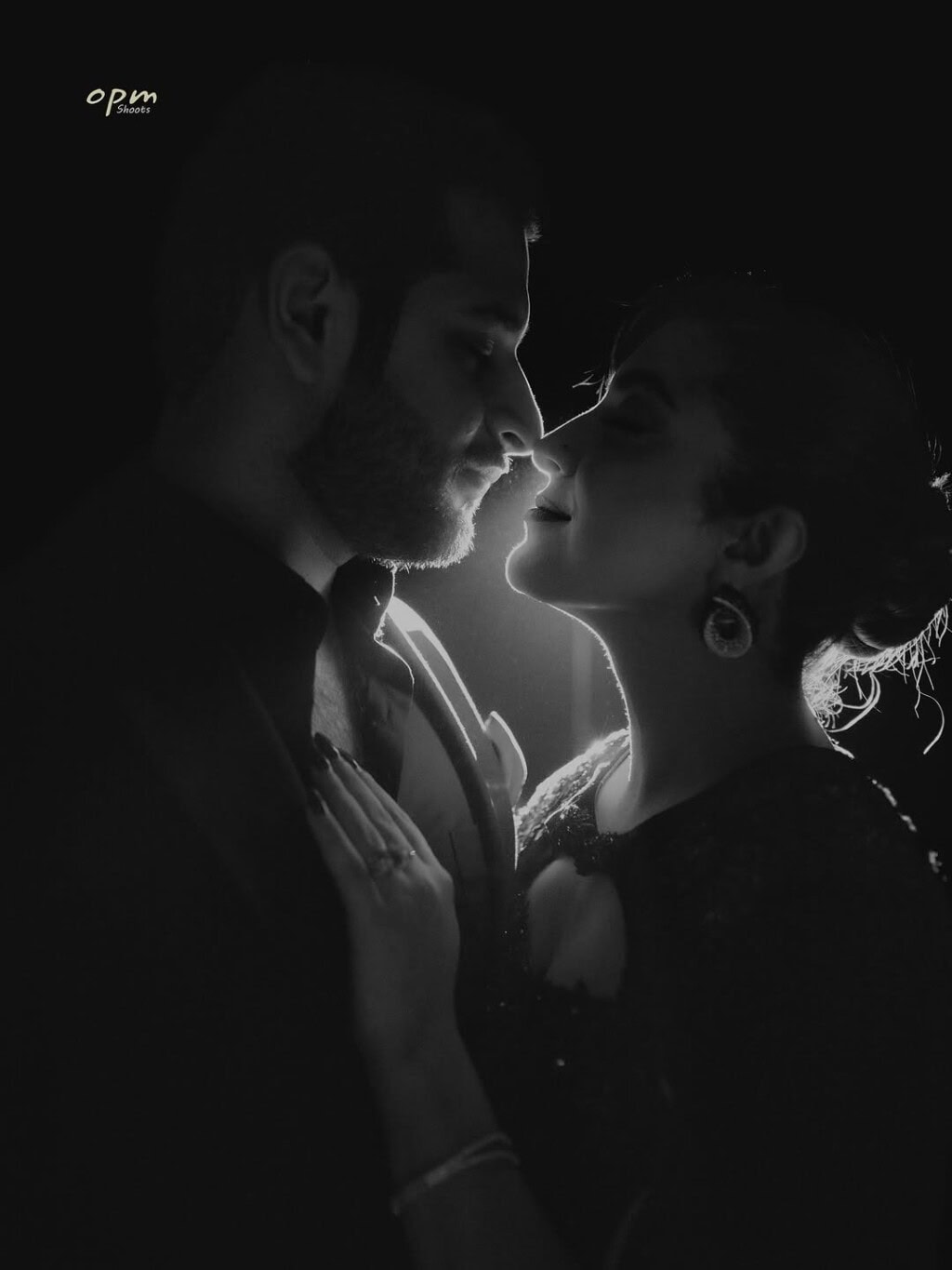 سنو سے ساہی شہرت کے میزبان حنا نیازی منگنی ہو گئیں