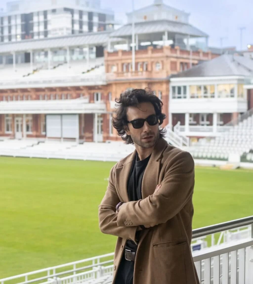 کیفیل کاسٹ ، شیڈول اور اوقات کیفیل کاسٹ ، شیڈول اور اوقات