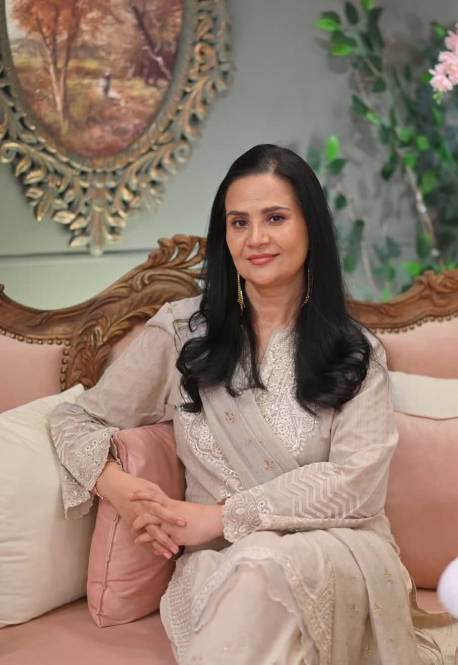 کیفیل کاسٹ ، شیڈول اور اوقات کیفیل کاسٹ ، شیڈول اور اوقات