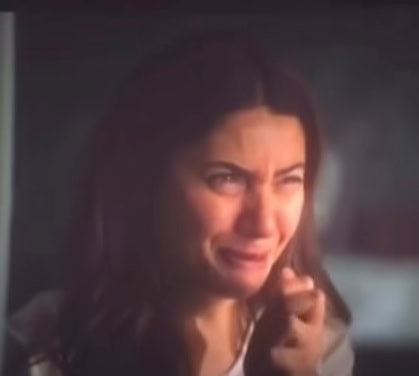 جذباتی نیلوفر منظر میں مہیرا خان کی ناقص اداکاری نے ٹرول کیا جذباتی نیلوفر منظر میں مہیرا خان کی ناقص اداکاری نے ٹرول کیا