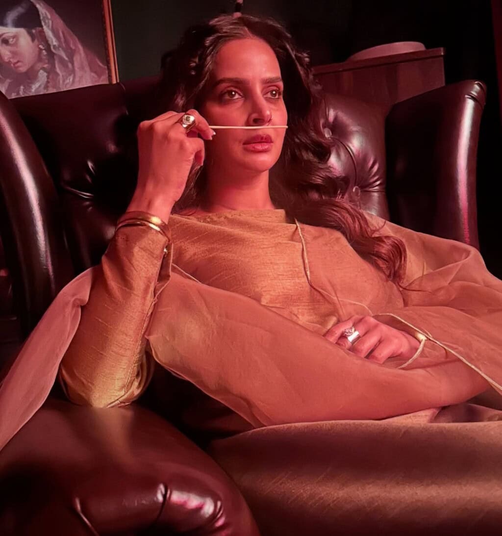 ماما کاسٹ ، شیڈول اور اوقات