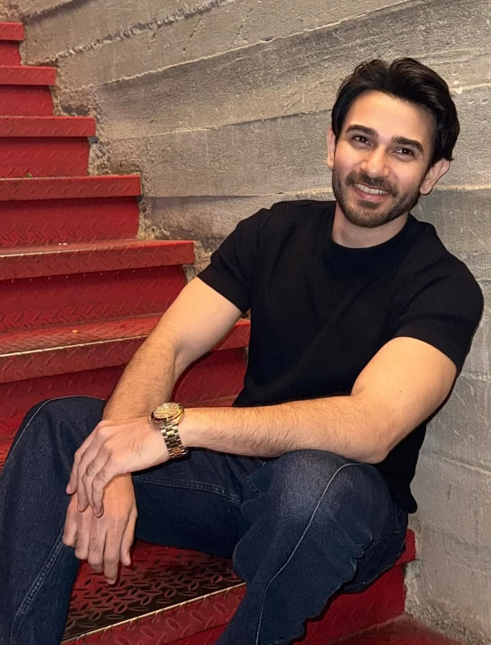 ماما کاسٹ ، شیڈول اور اوقات