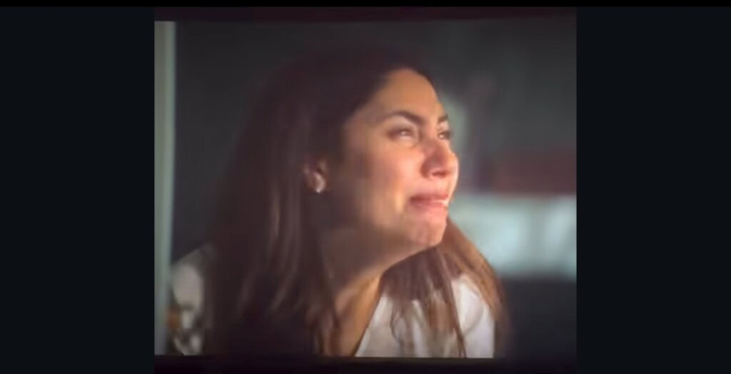 جذباتی نیلوفر منظر میں مہیرا خان کی ناقص اداکاری نے ٹرول کیا جذباتی نیلوفر منظر میں مہیرا خان کی ناقص اداکاری نے ٹرول کیا