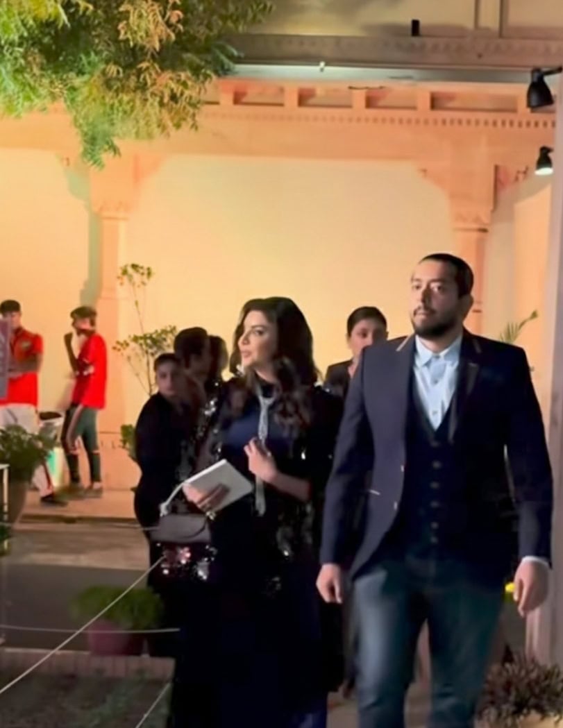 ایل ایس اے میں نڈا یاسیر کی ظاہری شکل بیٹے کے ساتھ ملتی ہے