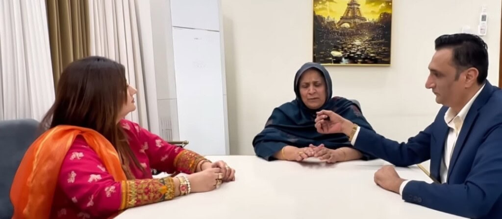 رجب بٹ مدر نے اپنے ٹیکٹوک لائیو کے پیچھے متقی وجہ ظاہر کی ہے رجب بٹ مدر نے اپنے ٹیکٹوک لائیو کے پیچھے متقی وجہ ظاہر کی ہے