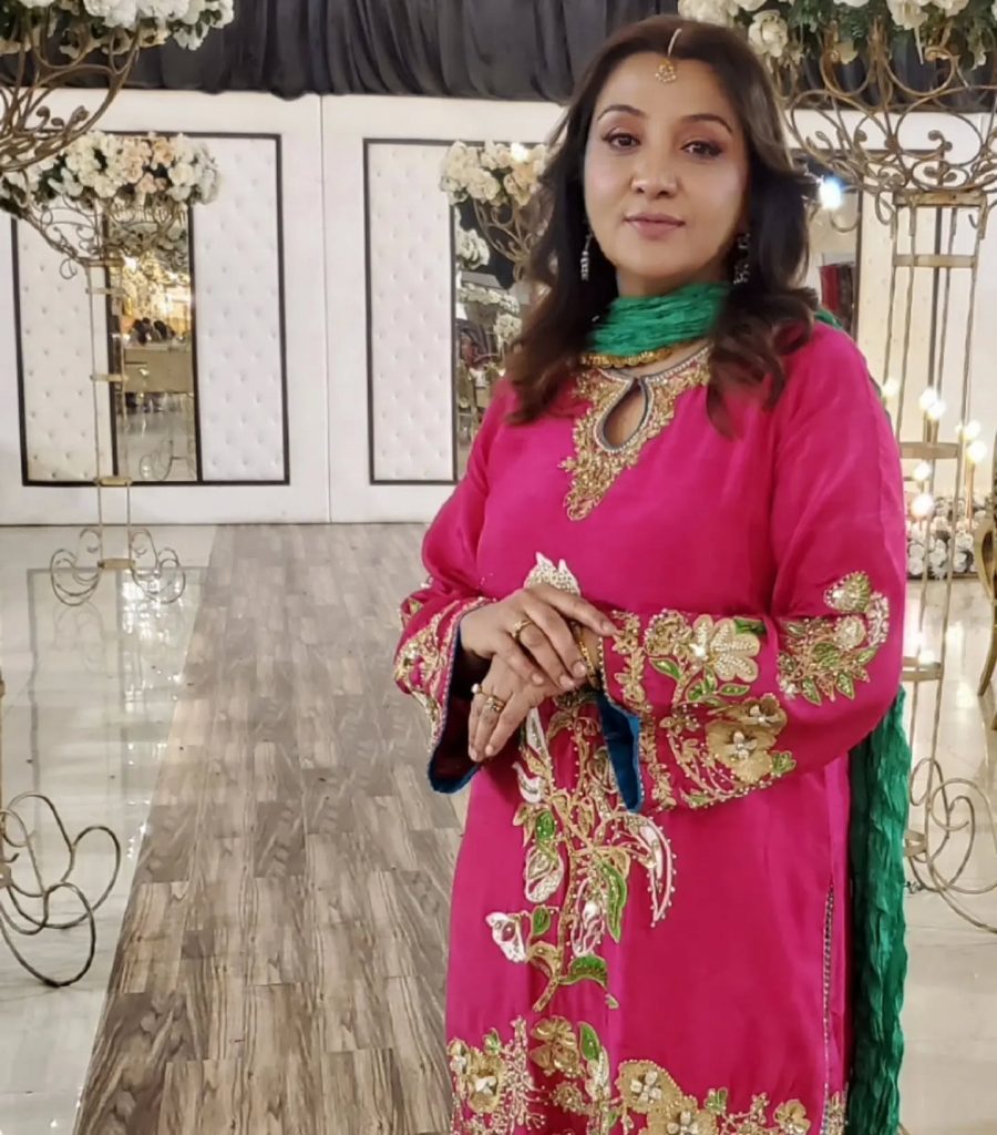 AIK AUR Pakezah کاسٹ ، شیڈول اور اوقات AIK AUR Pakezah کاسٹ ، شیڈول اور اوقات