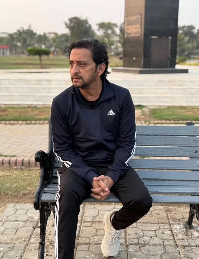 نیلی کوٹھی - کاسٹ ، شیڈول اور اوقات نیلی کوتھی - کاسٹ ، شیڈول اور اوقات